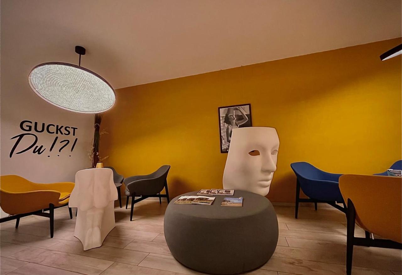 Schlosshof Charme Resort - Hotel & Camping 라나 외부 사진