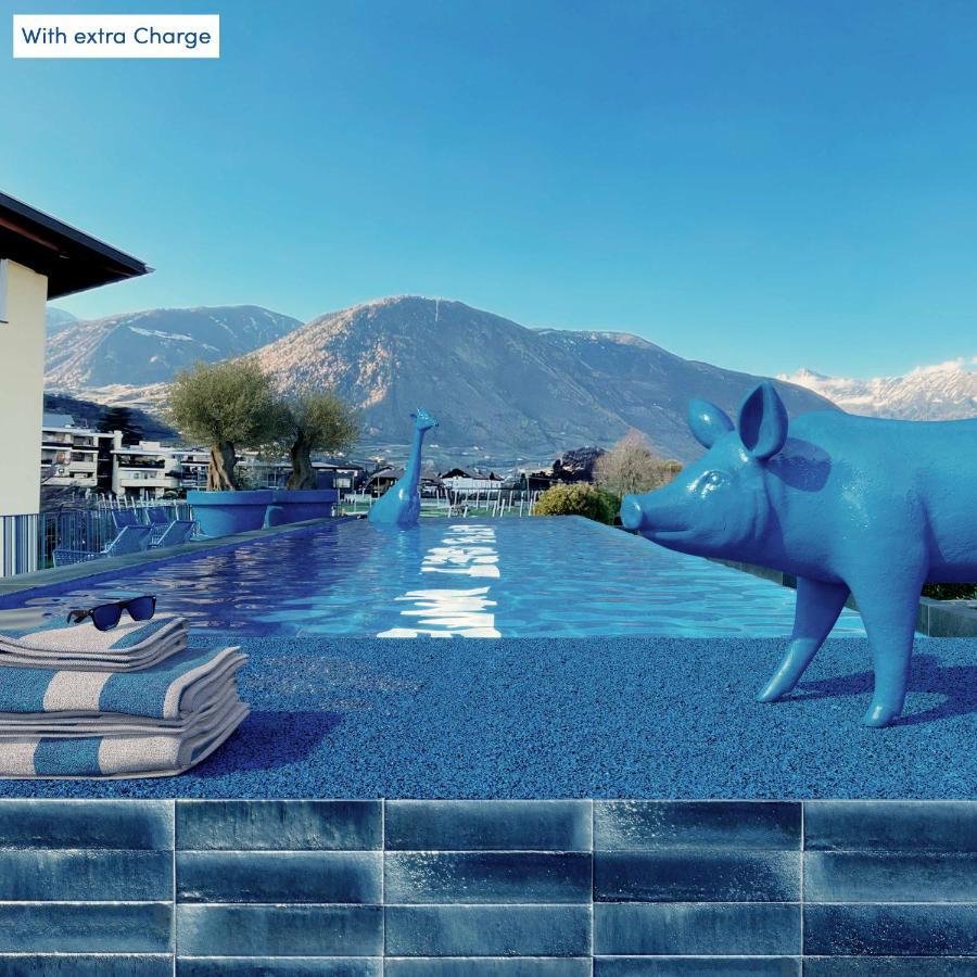 Schlosshof Charme Resort - Hotel & Camping 라나 외부 사진