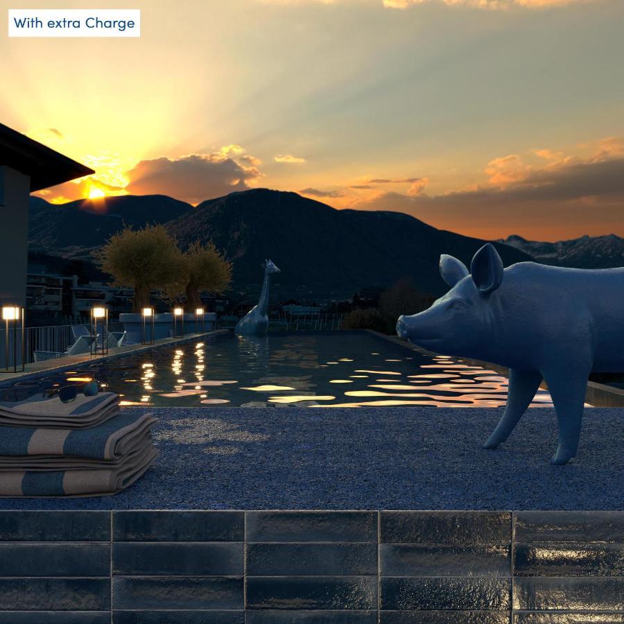 Schlosshof Charme Resort - Hotel & Camping 라나 외부 사진