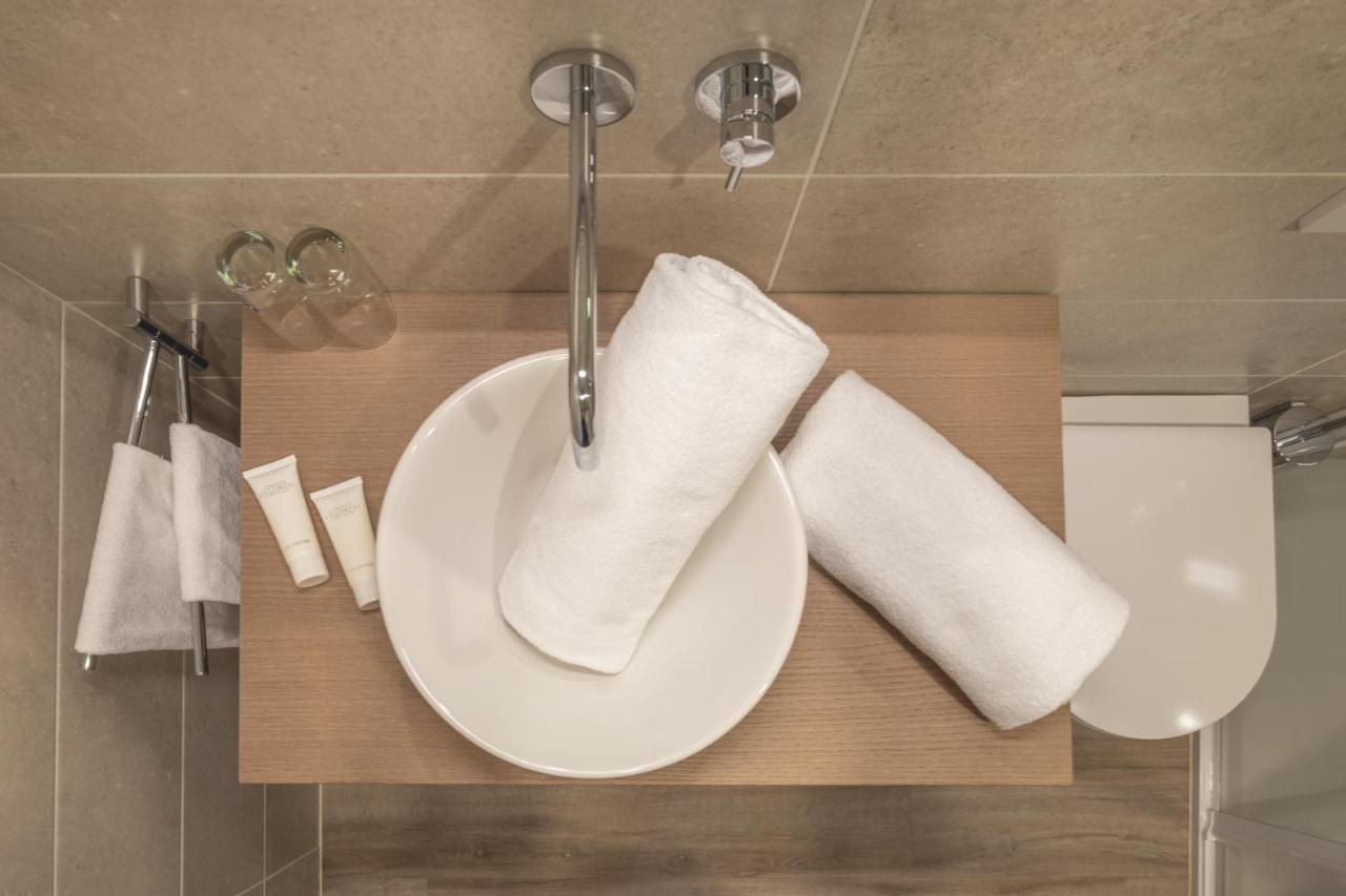 Schlosshof Charme Resort - Hotel & Camping 라나 외부 사진